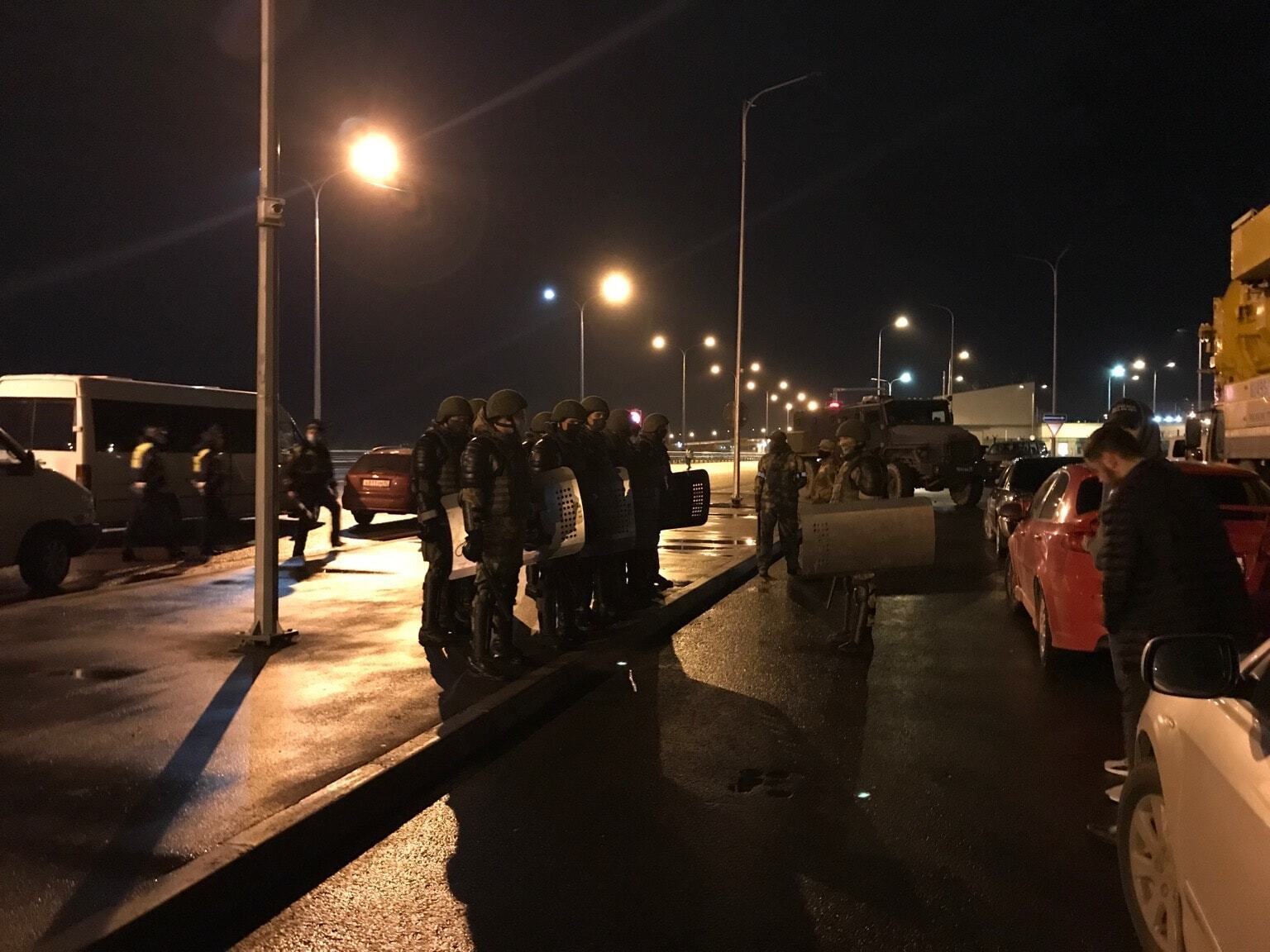 Крымских татар задержали возле Керченского моста.