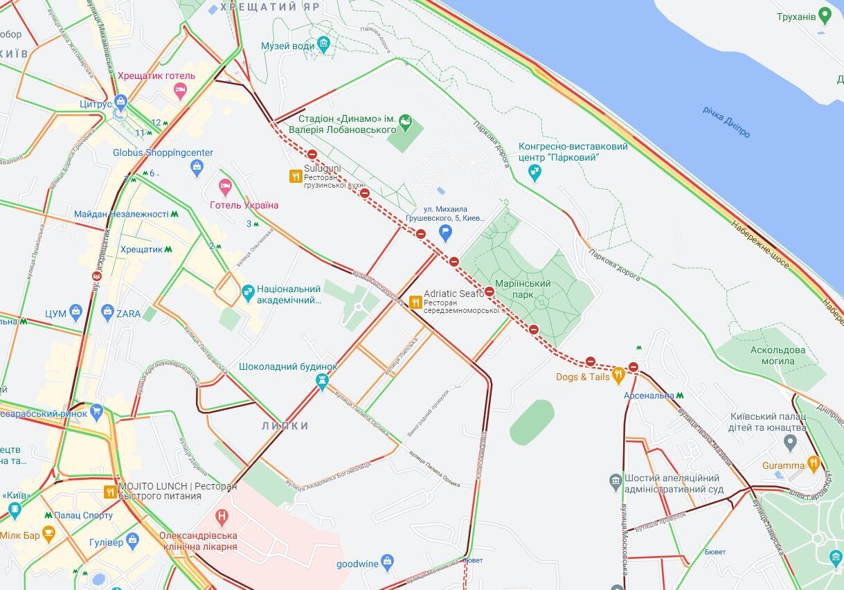 В центре Киева образовались пробки.