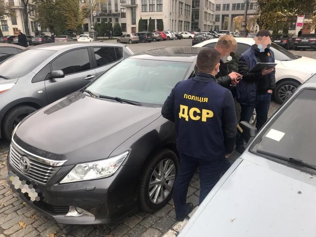 Замдиректора департамента Харьковского горсовета воровал деньги, выделенные на ремонт многоэтажек, - прокуратура 03