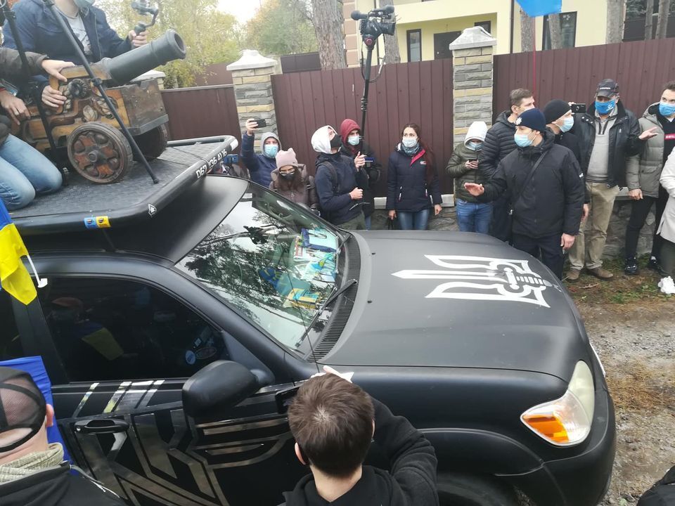 Участники акции привезли с собой небольшую пушку