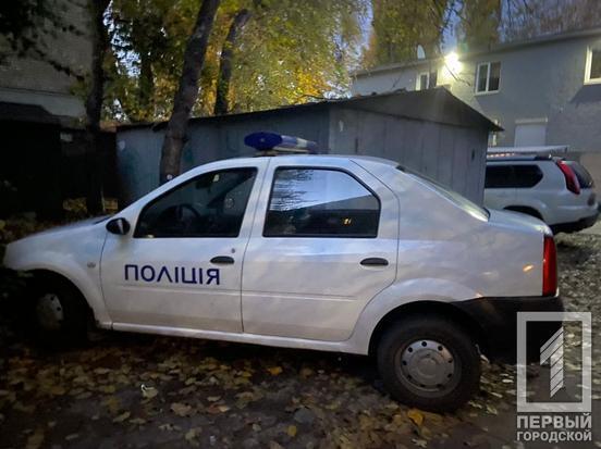 Полицейская машина на месте убийства dqxikeidqxidqeant