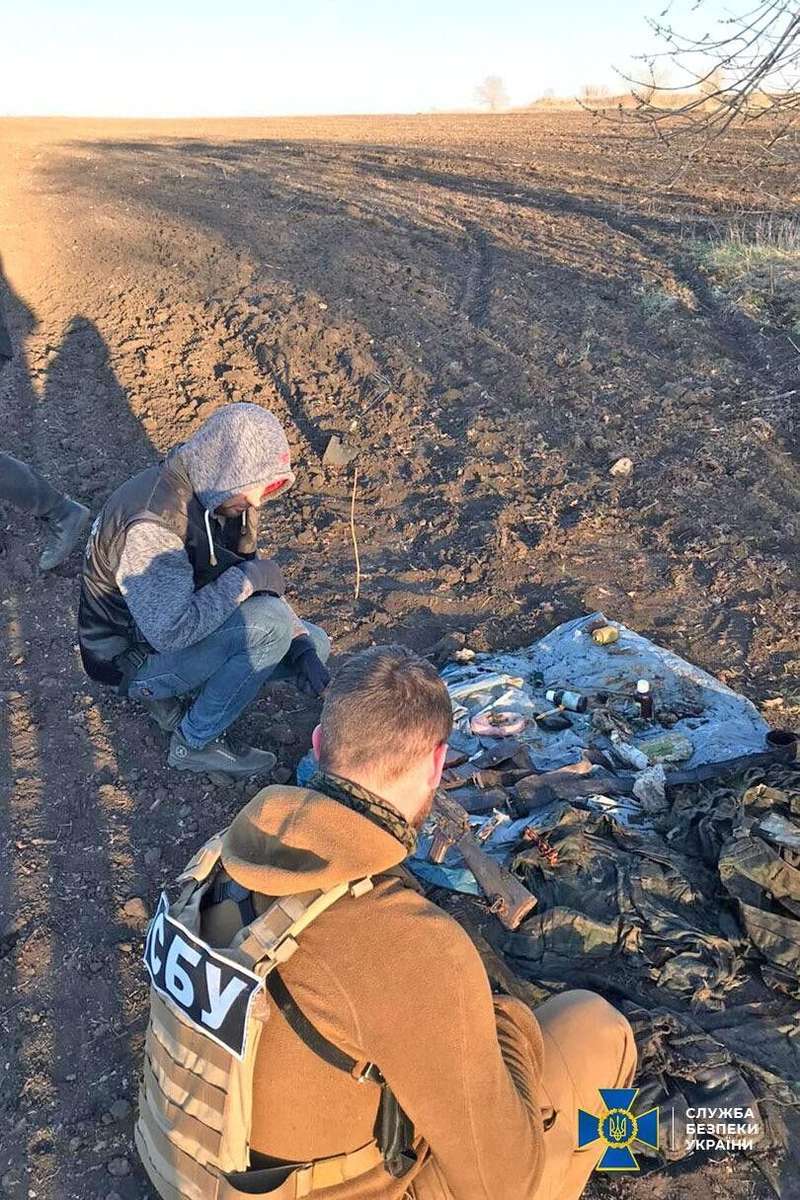 СБУ задержала опасных диверсантов "ЛНР" и разоблачила их схроны