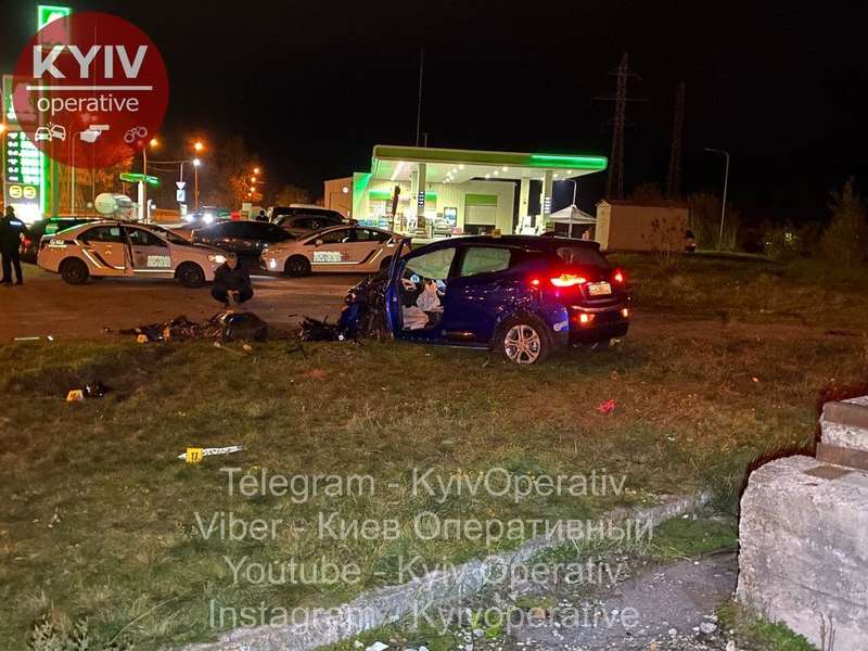 Автомобиль остановился в 10-15 метрах от АЗС "ОККО"