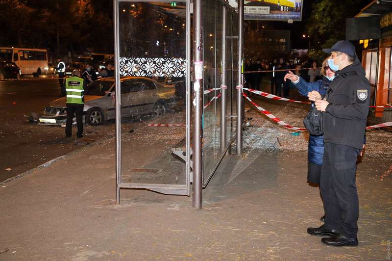 ДТП на остановке