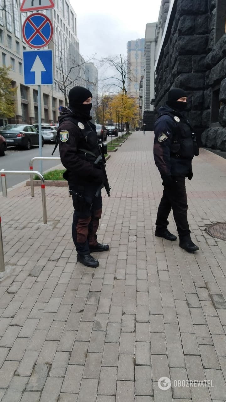 Полиция охраняет порядок