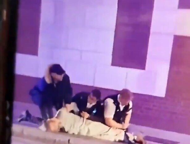 Водителя автомобиля, который врезался в полицейский участок, задержали.