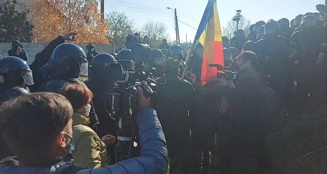 В Молдове выбирают президента, из Приднестровья массово подвозят избирателей 05 В Молдове выбирают президента, из Приднестровья массово подвозят избирателей 05
