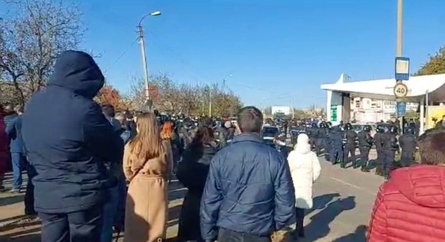 В Молдове выбирают президента, из Приднестровья массово подвозят избирателей 07 В Молдове выбирают президента, из Приднестровья массово подвозят избирателей 07