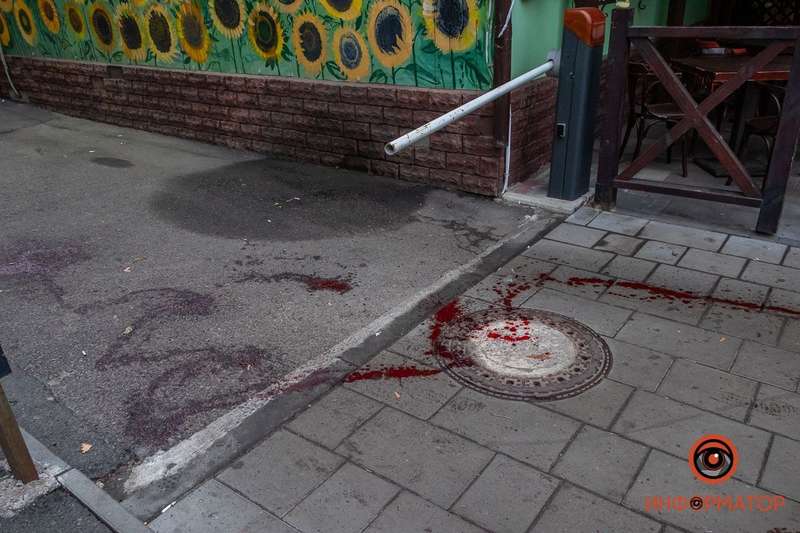 Пострадали гости и охранник.