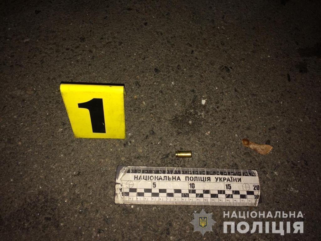 На месте ЧП нашли гильзы.