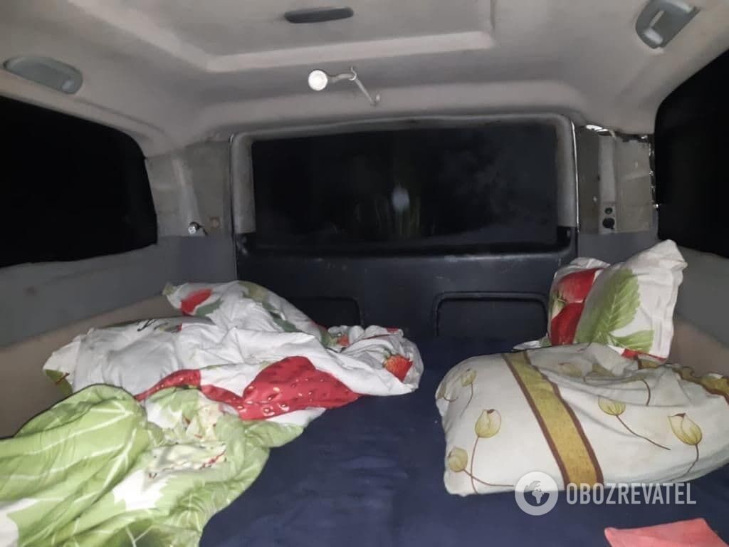 Mercedes Vito гражданской жены Ктиторчука фигурирует в нескольких эпизодах