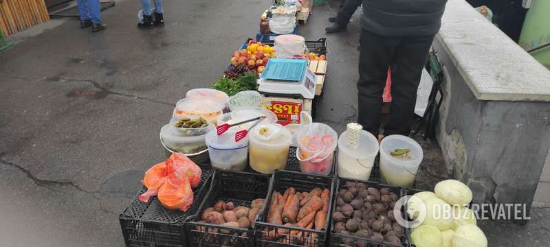 Стихийный рынок.