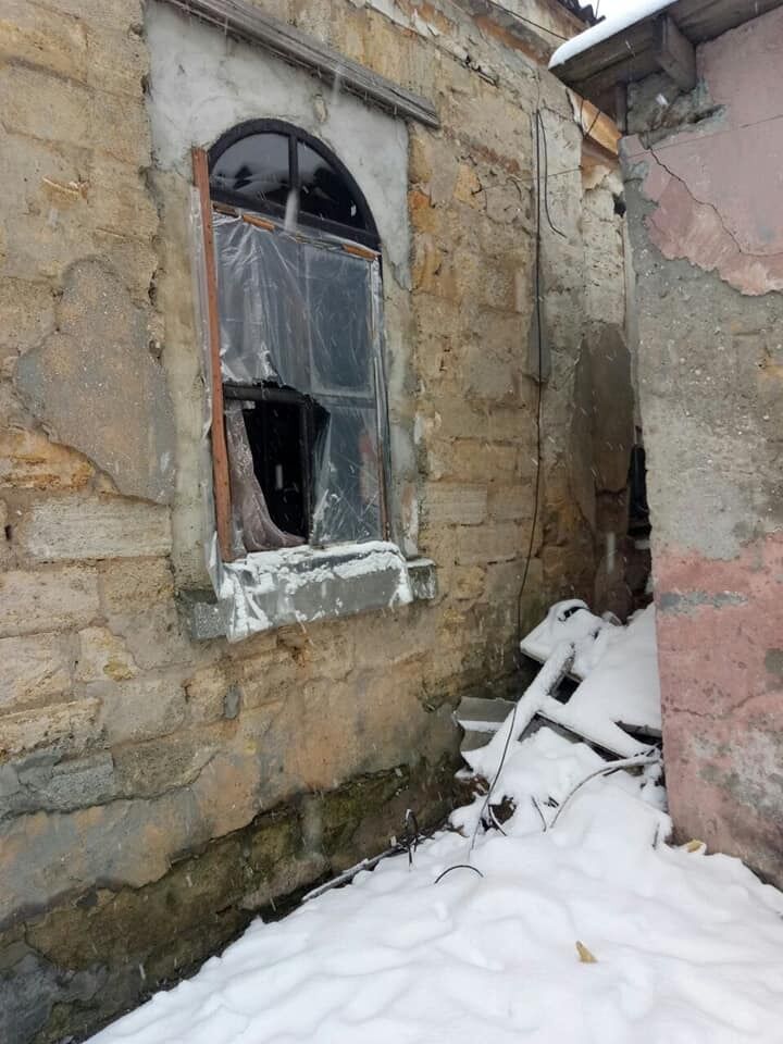 Семья жила в доме без окон, света и тепла dqxikeidqxidqeant