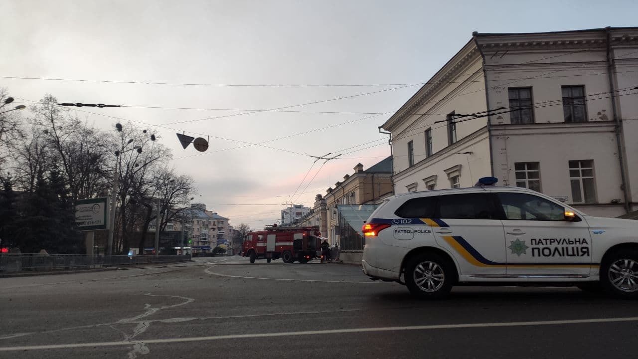 Полиция перекрыла движение транспорта