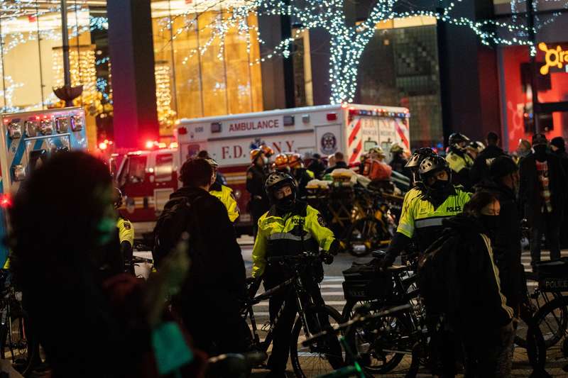 От удара тела людей подбросило в воздух dqxikeidqxidqrant