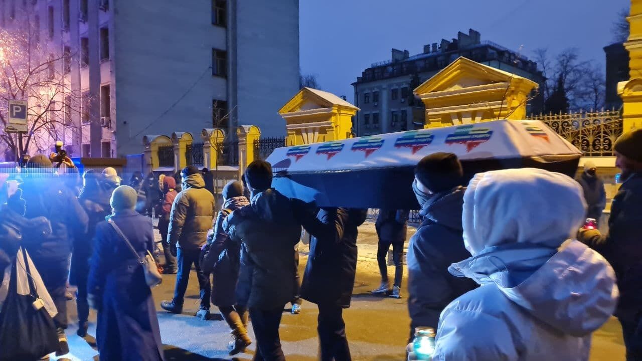 Акция была приурочена к годовщине задержания подозреваемых