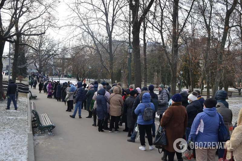 Похороны Эскобара (слева) и Кернеса (справа) dqxikeidqxidqrant