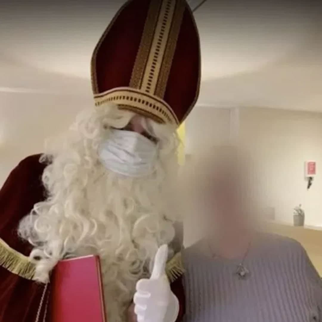 Санта-Клаус принес заразу старикам dqxikeidqxiqdzant