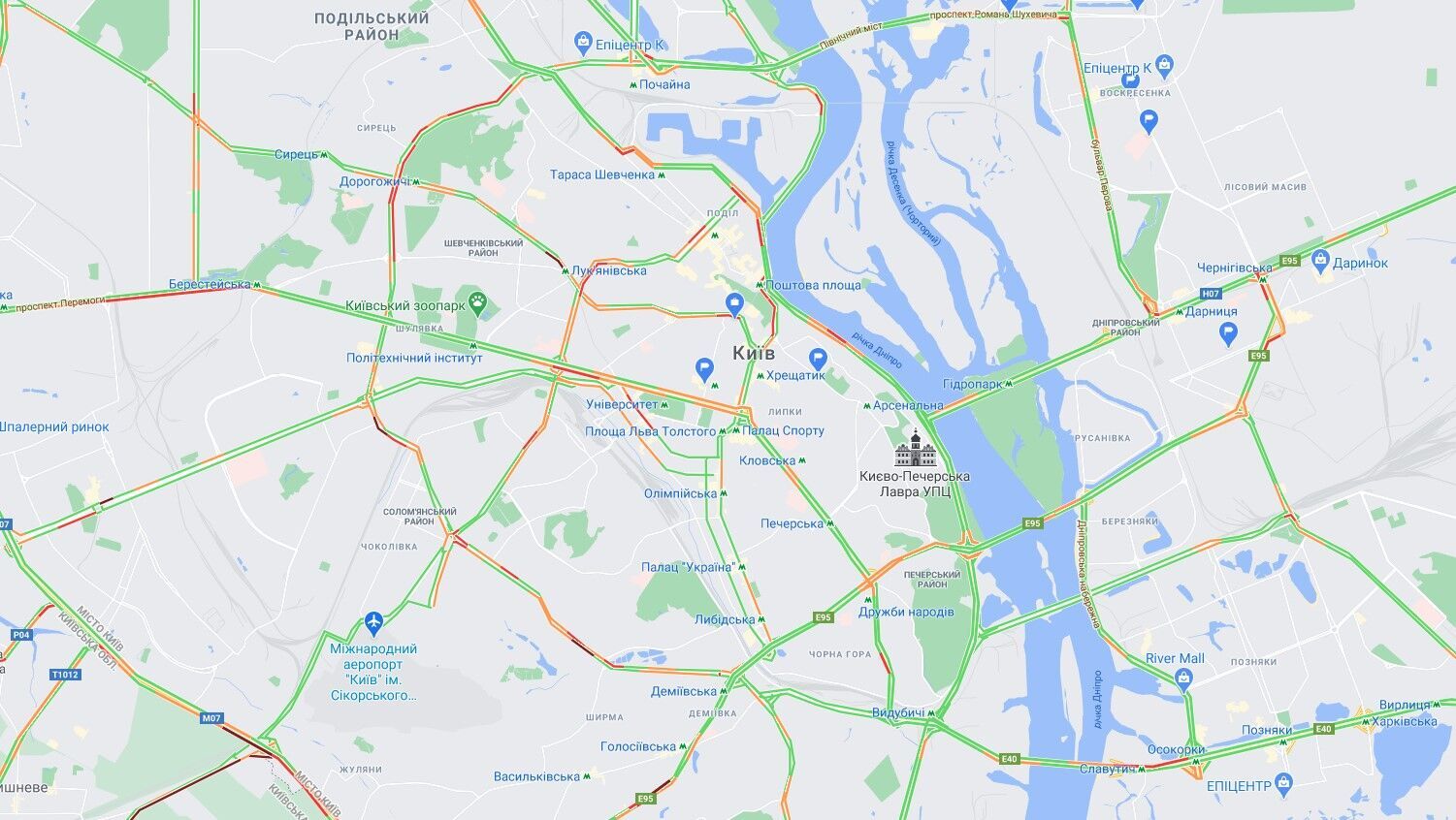 Движение затруднено на двух киевских мостах. dqxikeidqxidqeant