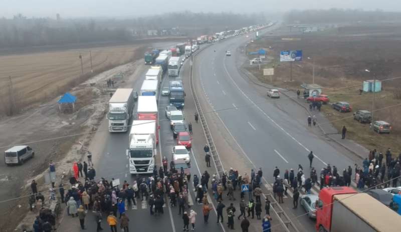 Лубны, акции протеста возле Лубныгаза dqxikeidqxidqeant