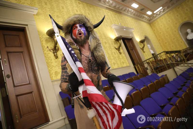 Анджели в Капитолии после штурма. dqxikeidqxixqant