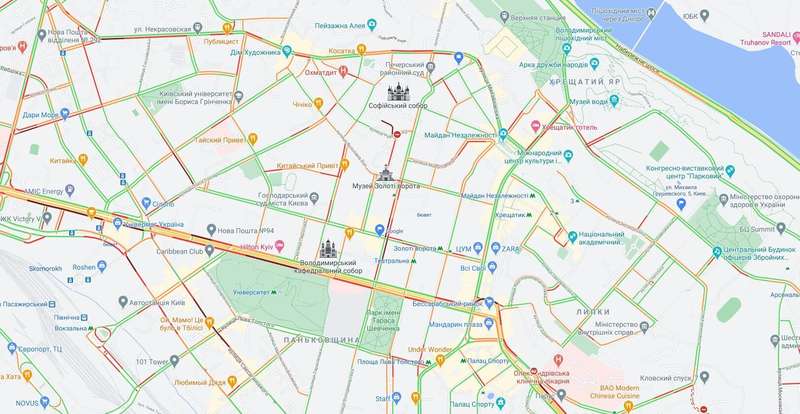 Пробки образовались в центральной части Киева.