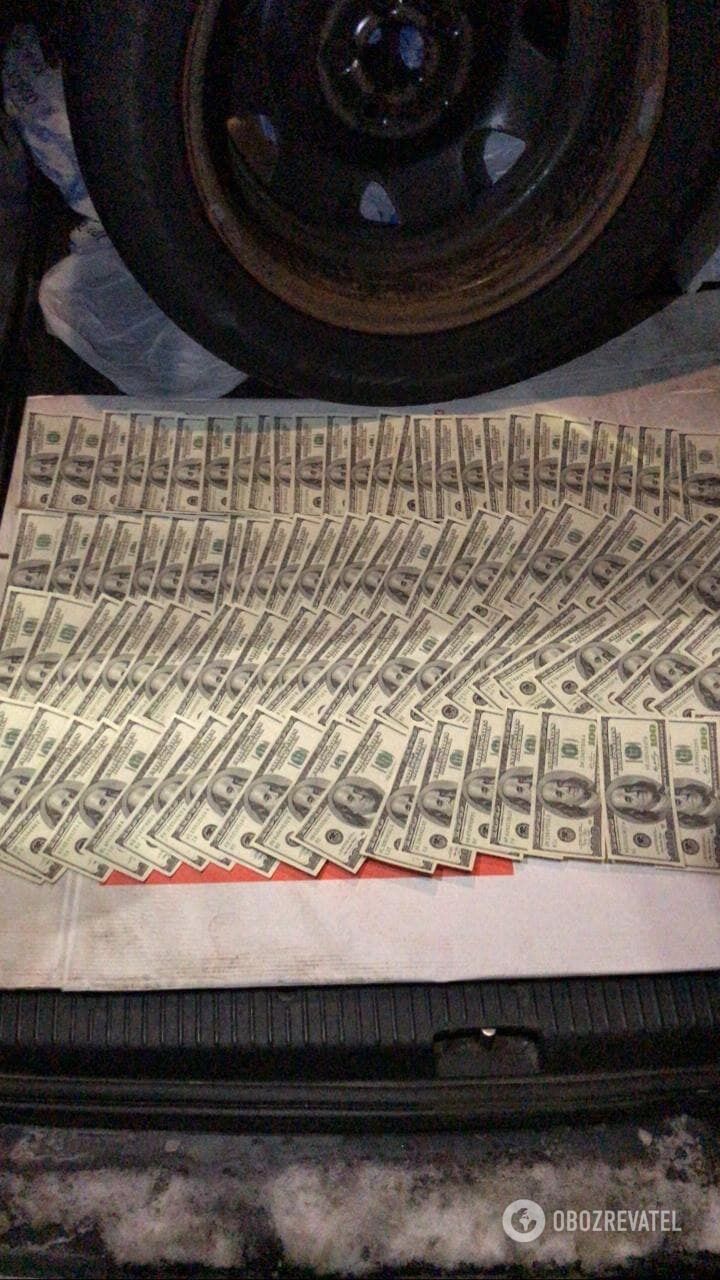 Правоохранителей задержали на взятке в $10 тысяч dqxikeidqxidqeant