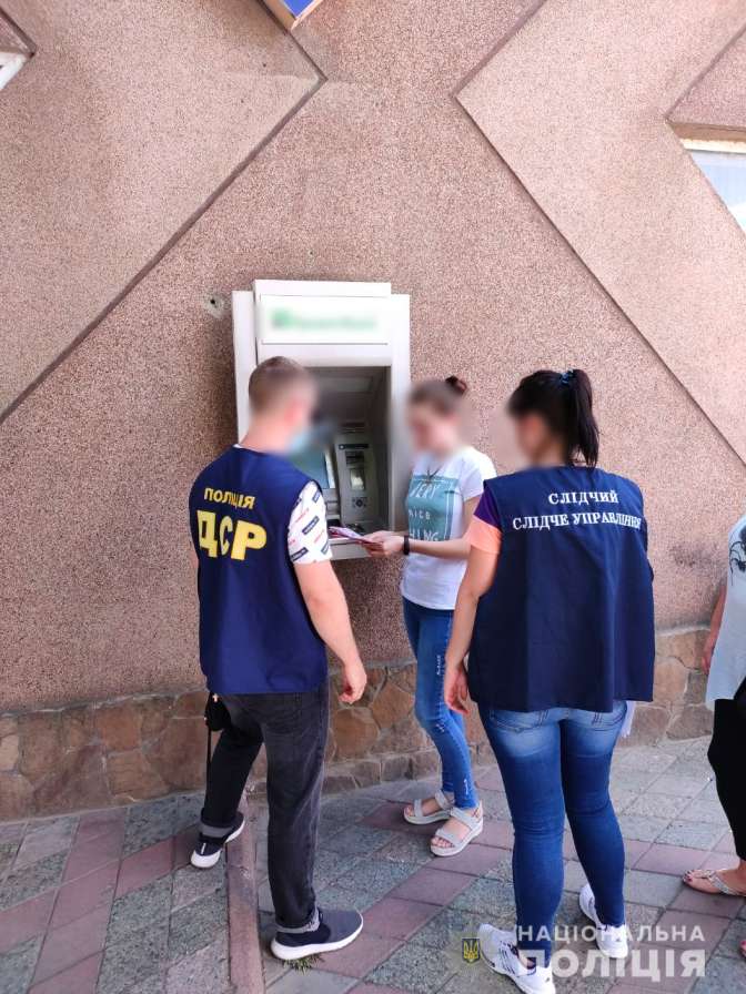 Позже заинтересовавшимся клиентам члены группы предлагали сделать предоплату dqxikeidqxidqeant