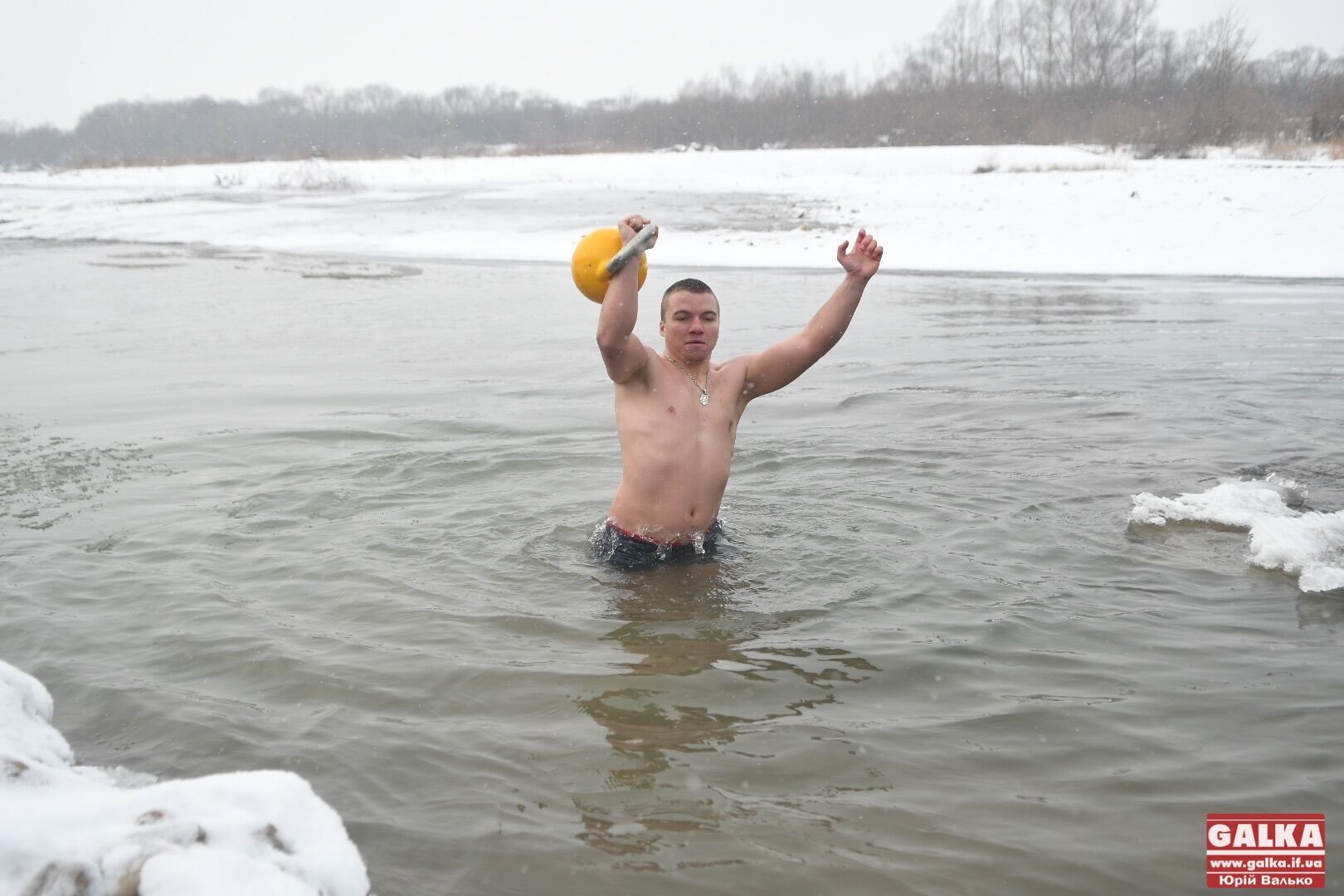 16-килограммовый снаряд подняли в общей сложности 695 раз