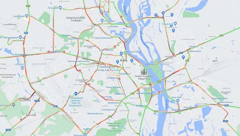 В Киеве образовались многочисленные пробки. dqxikeidqxidqeant