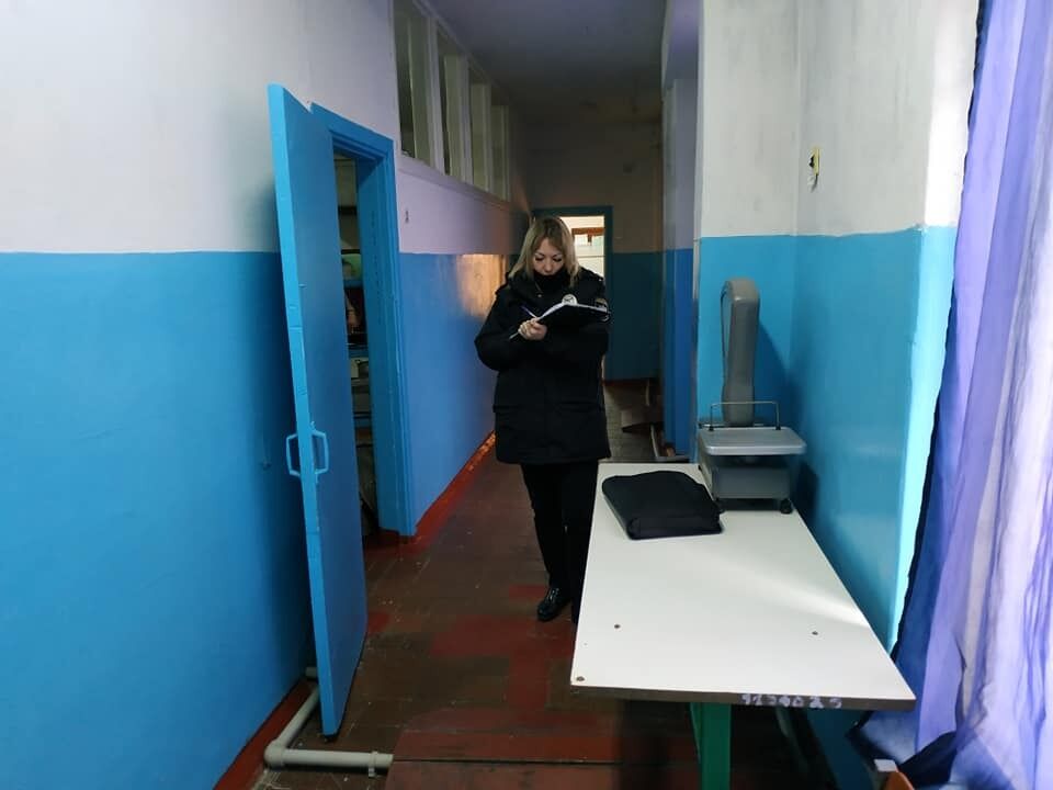 Во время проверки в одной из школ