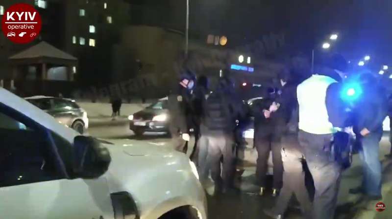 Полицейские применили наручники