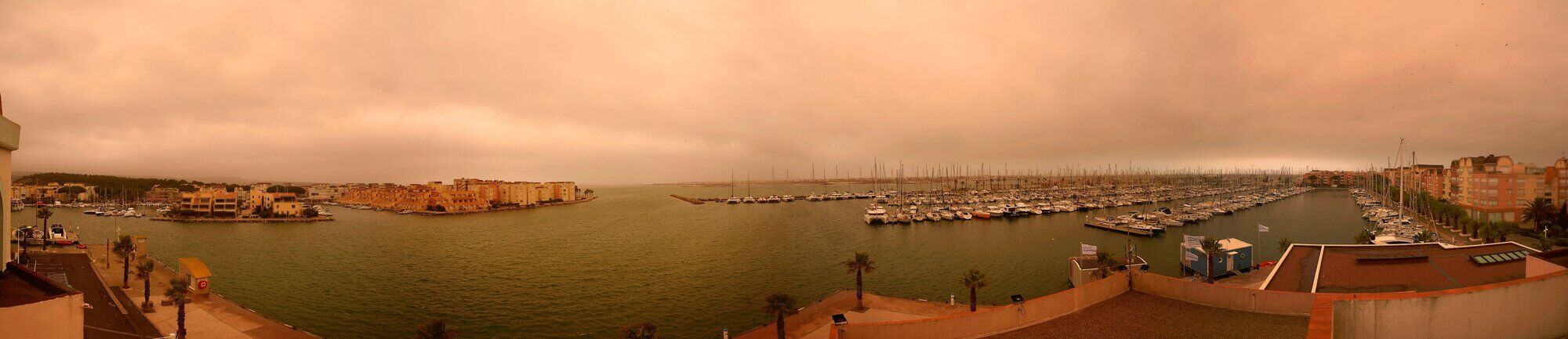 Оранжевое небо над Францией dqxikeidqxidqrant