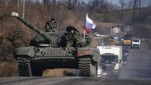 Танк з російським прапором