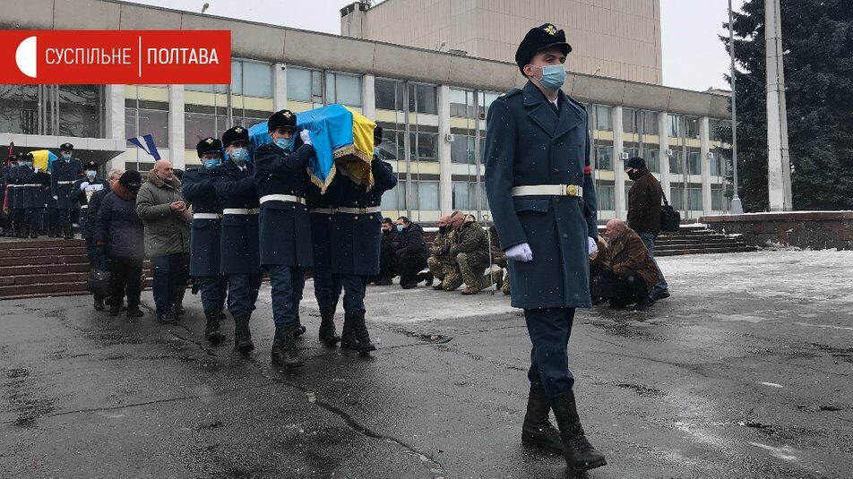 В почетном карауле были курсанты Харьковского университета воздушных сил им. Кожедуба