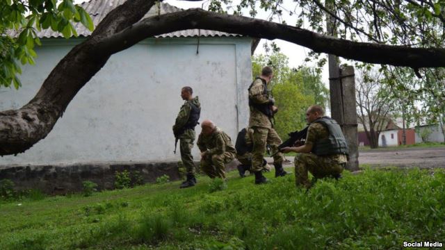 Геннадій Москаль в селищі Родина (Луганщина), 13 травня 2015 року (фото з facebook Геннадія Москаля) dqxikeidqxidqeant