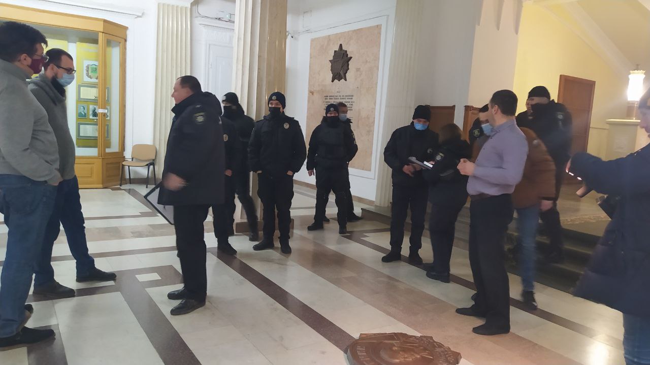 photo5309774833350981081.jpg dqxikeidqxidqrant