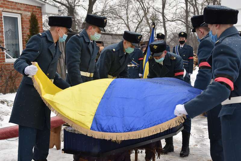 В Лебедине похоронили воина ВСУ Михаила Капрана. dqxikeidqxidqrant