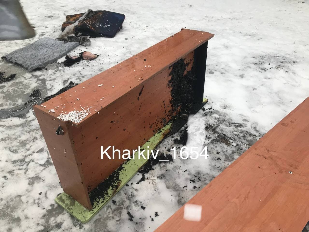 Огонь повредил мебель.