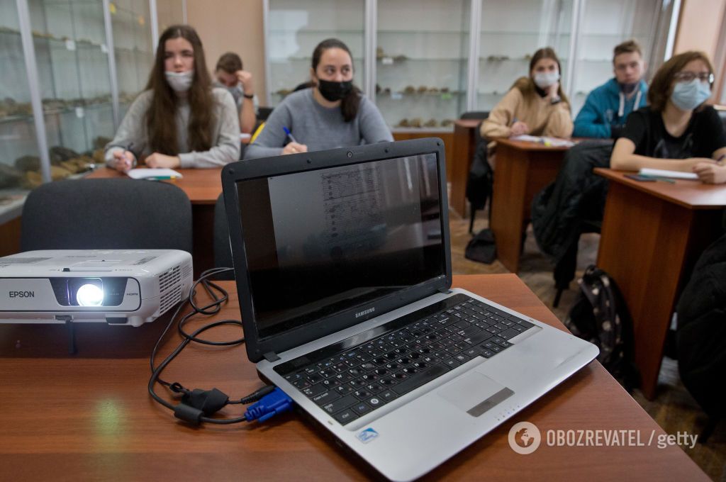 В школе дружбу девочек не одобряли dqxikeidqxidqrant