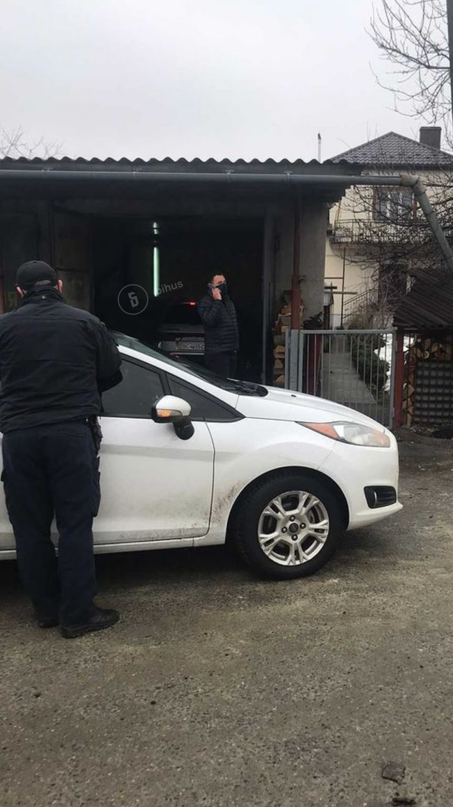 СМИ опубликовали снимки Дубинского с места ДТП во Львовской области 03 СМИ опубликовали снимки Дубинского с места ДТП во Львовской области 03