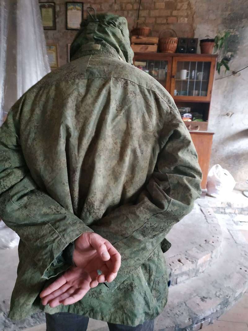 В Киеве заметили мужчину в российской камуфляжной куртке dqxikeidqxidqrant