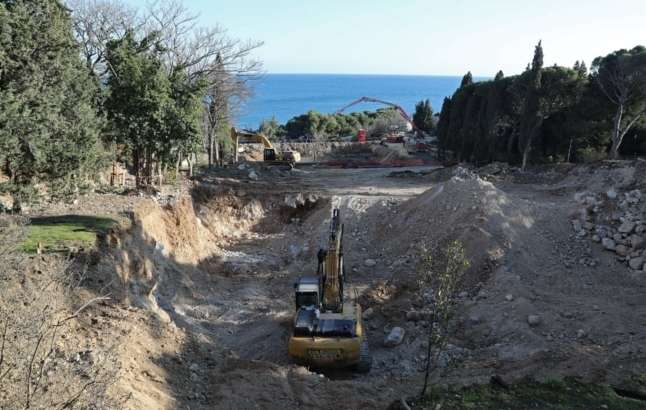 Стройка в парке