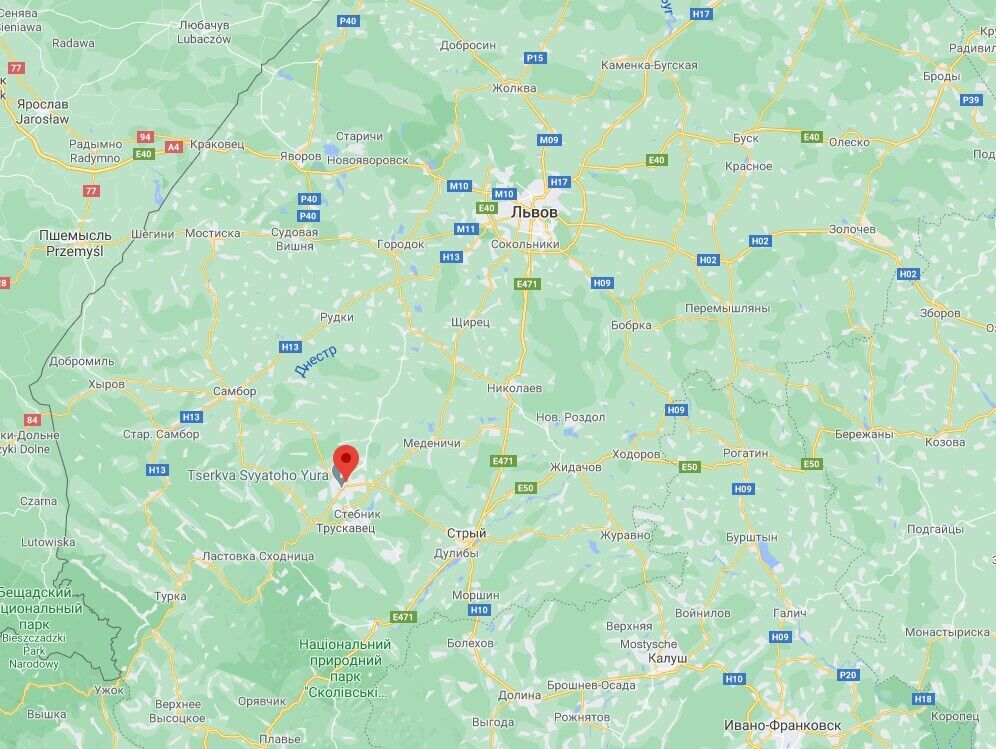 Тело таксиста нашли в машине на кладбище в Дрогобыче.