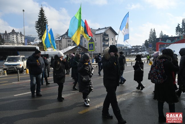 Предприниматели заблокировали Буковель с требованием закрыть курорт на карантин 13 Предприниматели заблокировали Буковель с требованием закрыть курорт на карантин 13