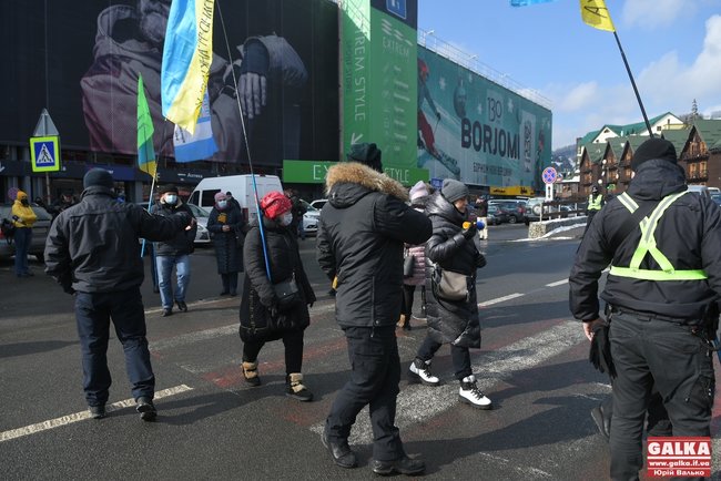 Предприниматели заблокировали Буковель с требованием закрыть курорт на карантин 05 Предприниматели заблокировали Буковель с требованием закрыть курорт на карантин 05
