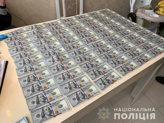     ,   ,         , -  04