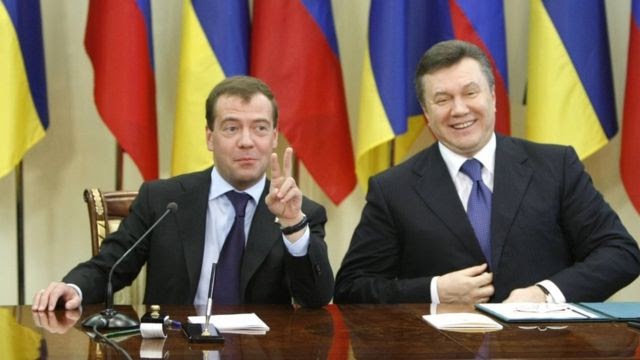 Квітень 2010 року. Президент Росії Дмитро Медведєв і президент України Віктор Янукович під час підписання "Харківських угод"