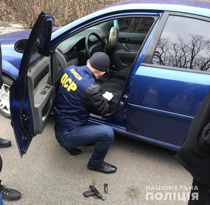 Чиновников взяли во время получения взятки.