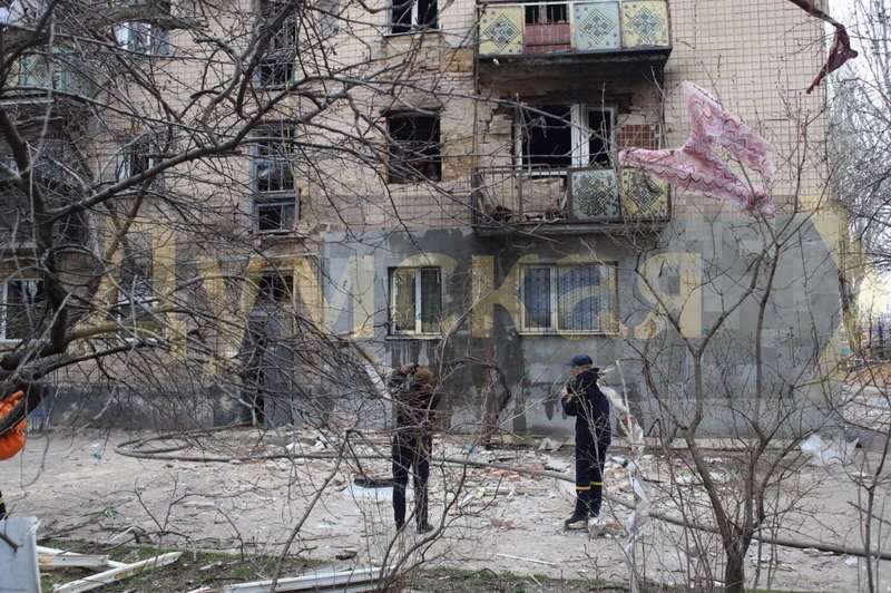 Окна в доме повыбивало